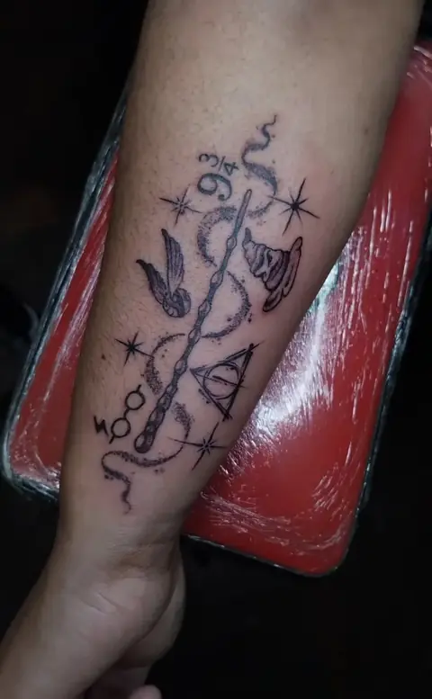 Tatuaje Harry Potter en estilo línea fina — Seba Puratinta, Hurlingham